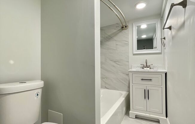 Studio, 1 bath, 475 sqft, $1,250, Unit 2R