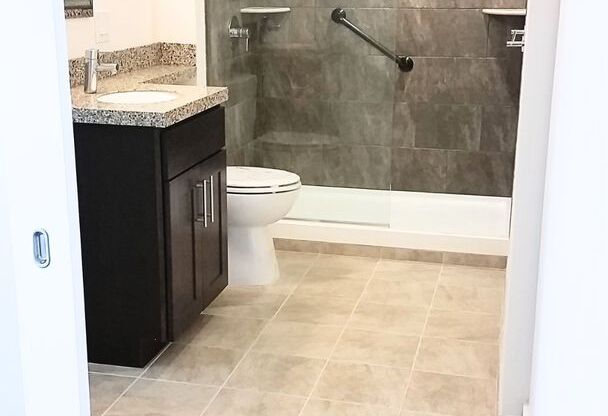 Studio, 1 bath, 560 sqft, $1,470, Unit B-214