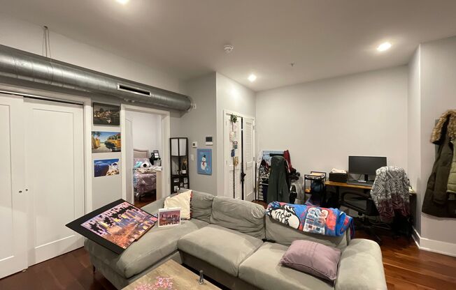 1 bed, 1 bath, $1,350, Unit Apt 19