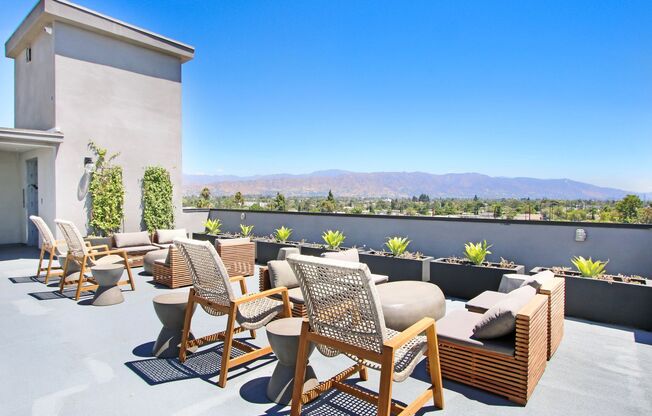 2 beds, 2 baths, 911 sqft, $2,795, Unit 604