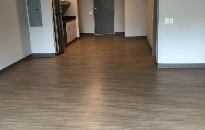 Studio, 1 bath, 734 sqft, $1,495, Unit 308