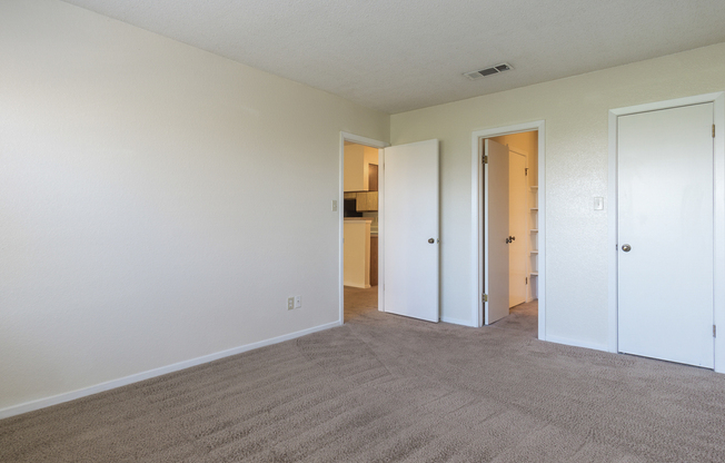 1 bed, 1 bath, 692 sqft, $735, Unit 4