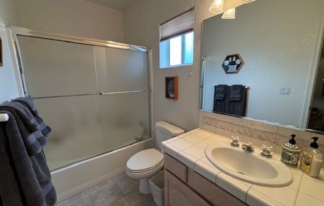 3 beds, 2 baths, $2,300