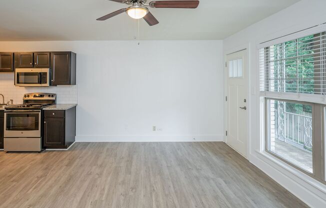 1 bed, 1 bath, 531 sqft, $980, Unit 11