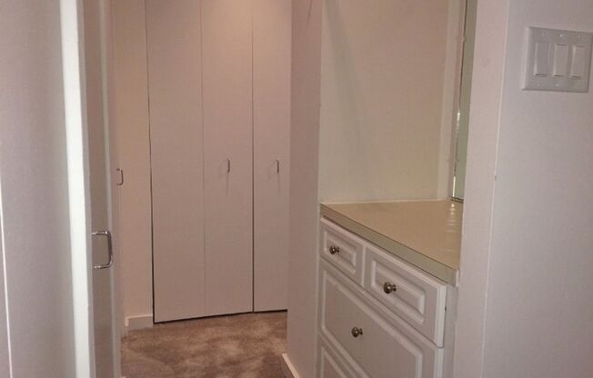 Studio, 1 bath, $1,400, Unit 405
