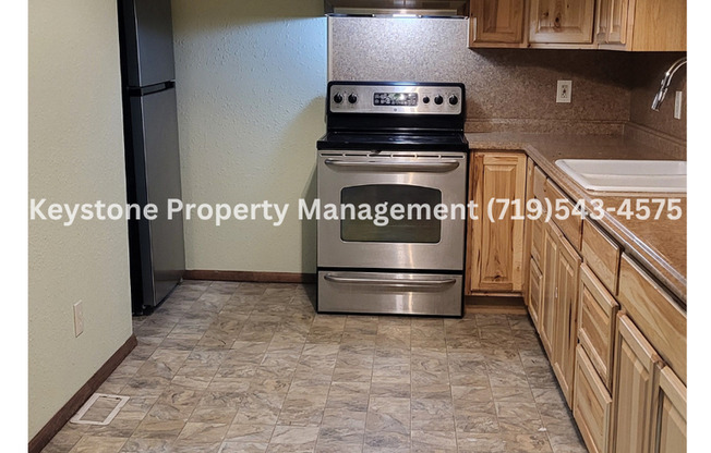 $500 OFF MOVE IN SPECIAL! Downtown Apartment with Private Entrance $1000/$1000