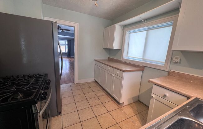 3 beds, 1 bath, $1,650