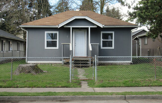 Cute craftsman style 2 bedroom with new carpeting.