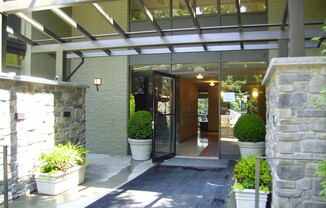 OSWEGO TERRACES 1 BEDROOM AVAILABLE SEPT. 1