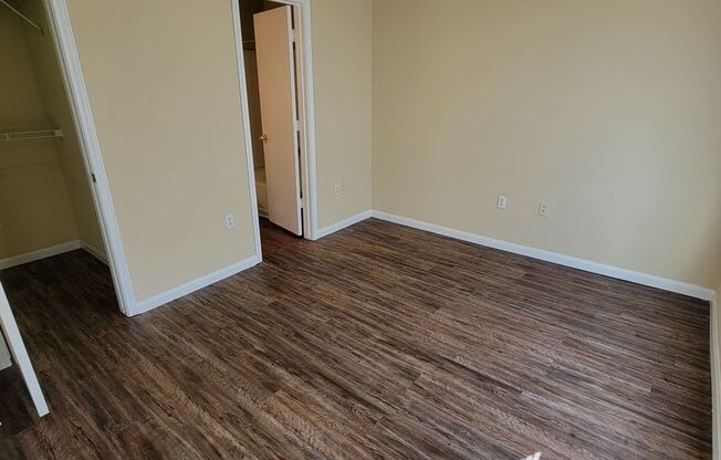 College Station - 4 bedroom / 4 bath / 3rd story condo / Pool on site.