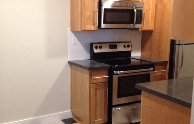 1 bed, 1 bath, $1,500, Unit 14