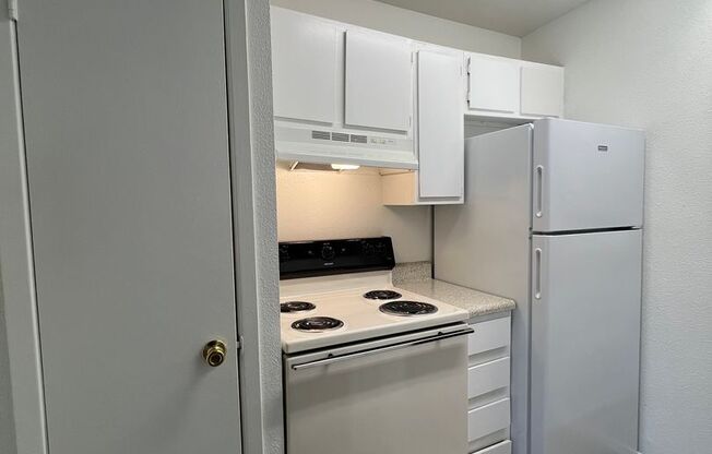 1 bed, 1 bath, 660 sqft, $1,000, Unit 116