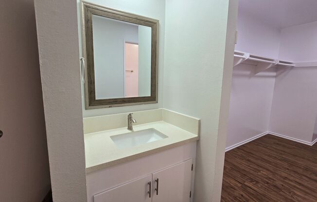 3 beds, 2 baths, 1,350 sqft, $2,898, Unit 33