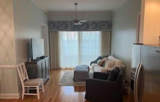 2 beds, 2.5 baths, $4,800, Unit Unit #712