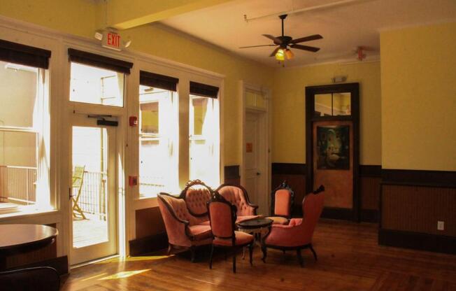 1 bed, 1 bath, 789 sqft, $1,600
