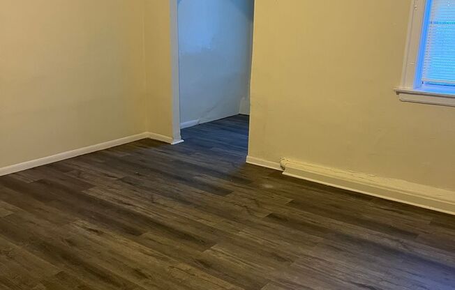 One bedroom one bathroom apartment with heat included