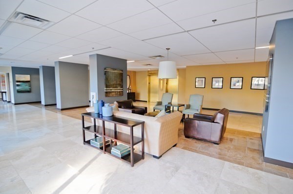 1 bed, 1 bath, 822 sqft, $3,500, Unit 611