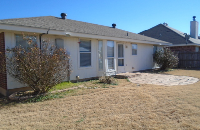 3 beds, 2 baths, $1,495