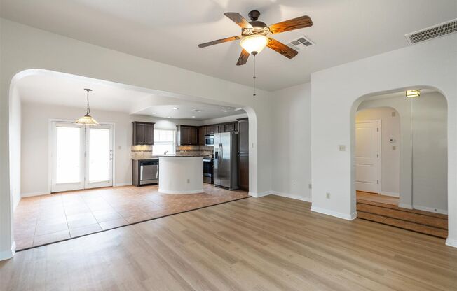Available now! 2 bedroom single cottage with garage