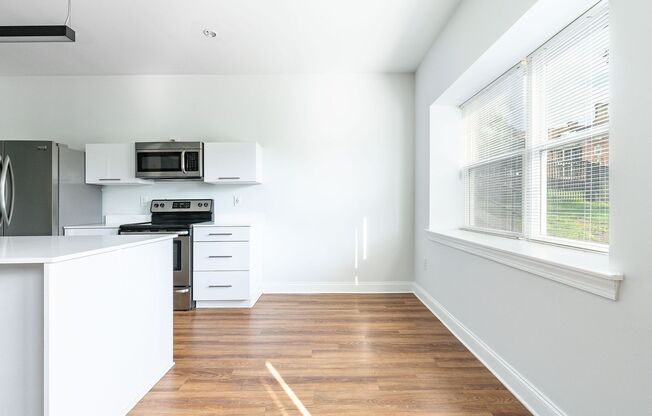 1 bed, 1 bath, 764 sqft, $1,743, Unit GL-15
