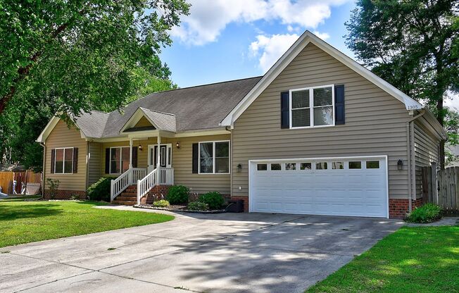 Tastefully Renovated Ranch in Hickory on quiel cul de sac!