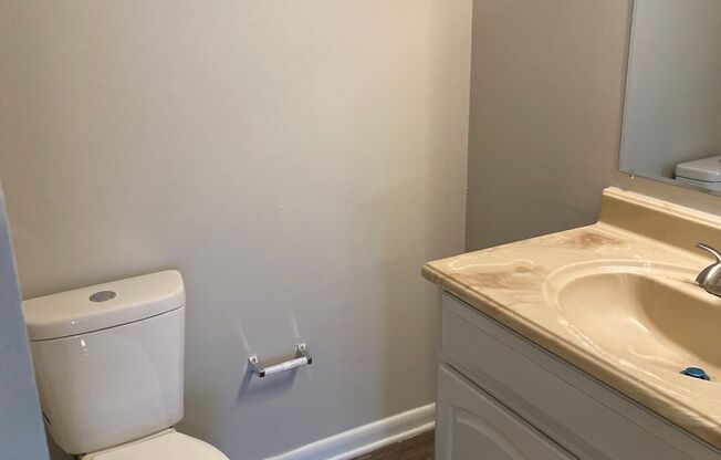 1 bed, 1 bath, $800, Unit 1142-03/J