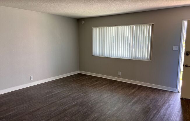 2 beds, 1 bath, 950 sqft, $3,215, Unit 1742-6