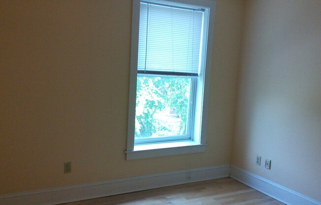 1 bed, 1 bath, 665 sqft, $1,050, Unit E