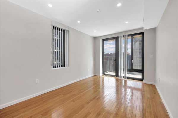 148 36 89 AVE