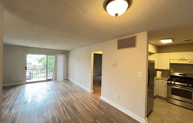 Renovated 1 bdrm, 1 bath Apt