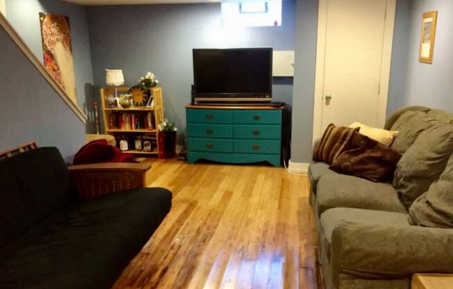 2 beds, 1 bath, $1,495