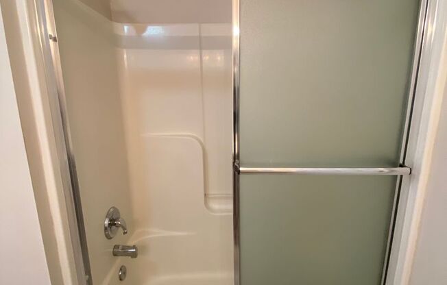 1 bed, 1 bath, 765 sqft, $1,125, Unit 2758-6