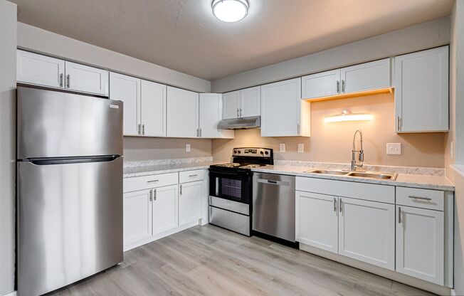 2 beds, 1 bath, 768 sqft, $1,199, Unit 1020-01