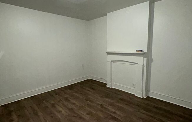 2 beds, 1 bath, $1,700