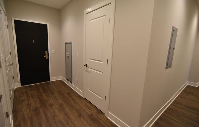 2 beds, 2 baths, 976 sqft, $4,175, Unit 3833-317