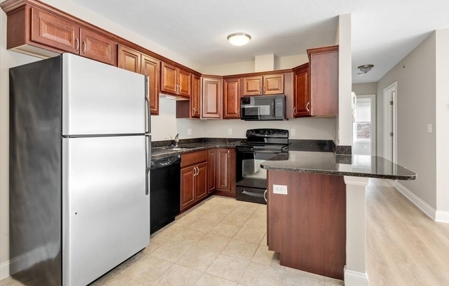 2 beds, 2 baths, 900 sqft, $2,650, Unit 307