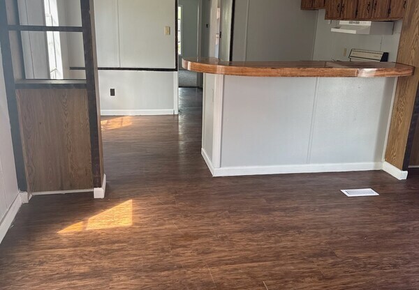 2130 Rand Morgan Rd