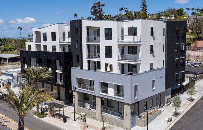 Studio, 1 bath, 515 sqft, $2,056, Unit 405