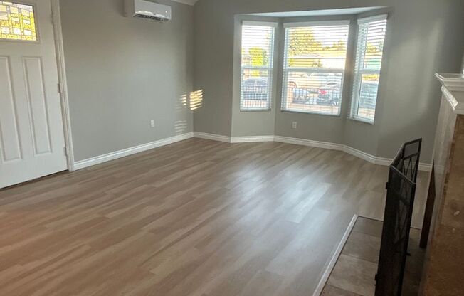 3133-3135 La Madera Ave