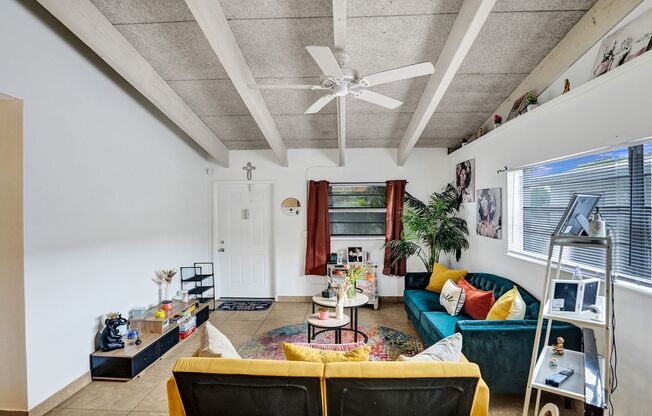 2 beds, 1 bath, 979 sqft, $1,850, Unit 135-3214