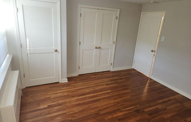 2 beds, 1 bath, 897 sqft, $2,195, Unit A-19
