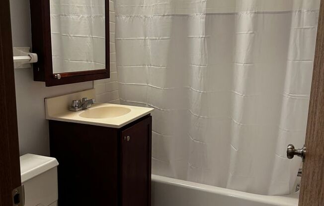 1 bed, 1 bath, 693 sqft, $1,255, Unit 2305