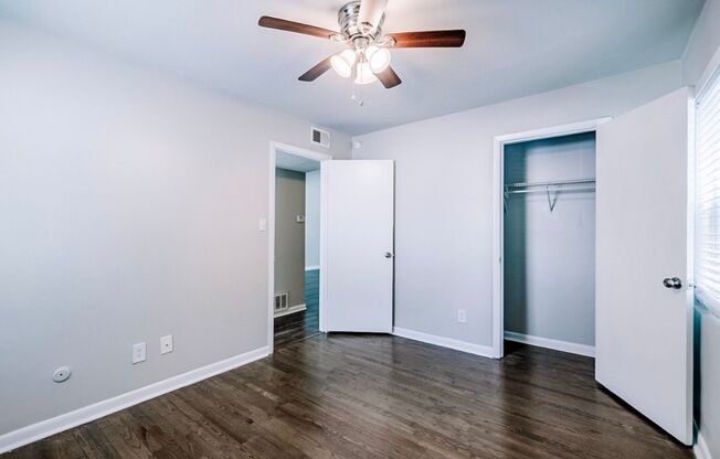 2 beds, 1 bath, 850 sqft, $1,250, Unit 00-E8