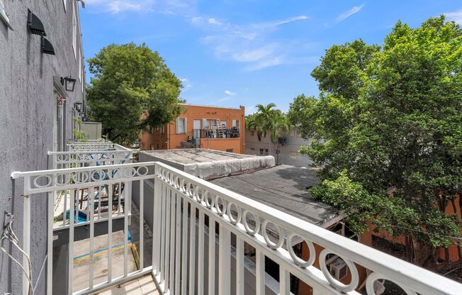 1 bed, 1.5 baths, 693 sqft, $1,950, Unit 208