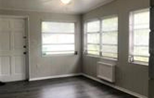 2 Bedroom / 1 Bath Lake Mary Home Available Now!