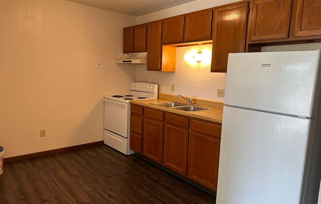 1 bed, 1 bath, $725, Unit B-02