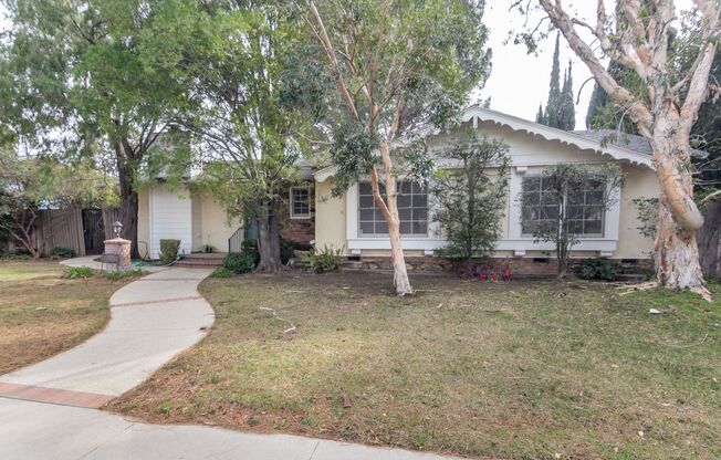 Gorgeous 3 bedroom Home in Chatsworth!