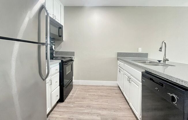 2 beds, 2 baths, 880 sqft, $2,448, Unit 02-203