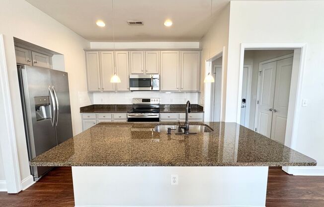 Stylish 1-Bedroom Corner Unit with Balcony – Minutes from Uptown Charlotte! Only $1,595!