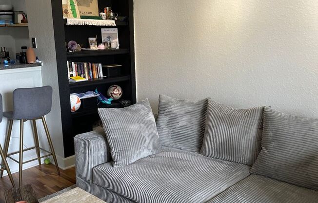 6th Floor 1 bedroom overlooking Downtown Orlando!